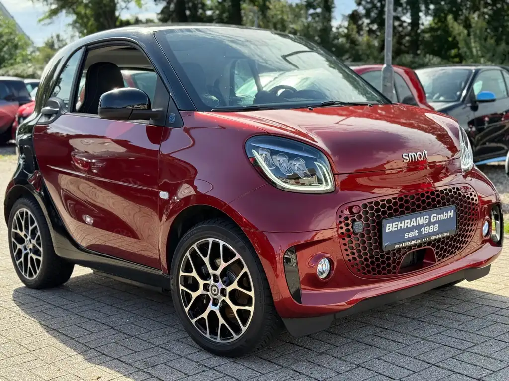 smart forTwo EQ*AMBIENTE*PANORAMA*RÜCKFAHRKAMERA*