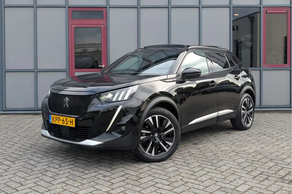 Peugeot e-2008 EV GT 50kWh 3-Fase SOH 90% Panorama Leer