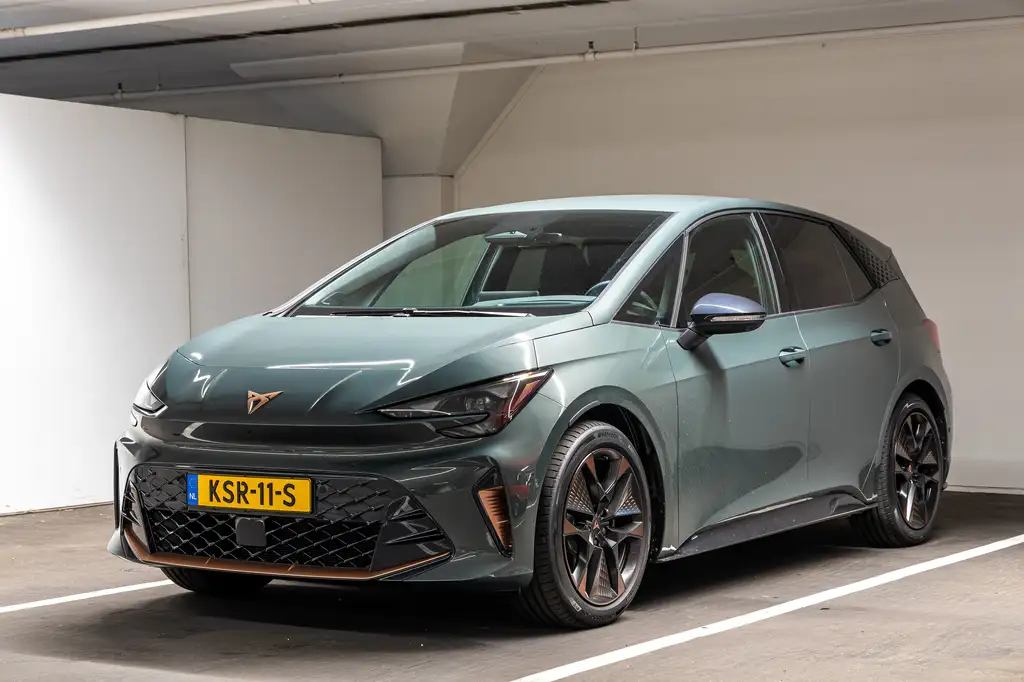 CUPRA Born | Achterbank in delen neerklapbaar | Achteruitrij