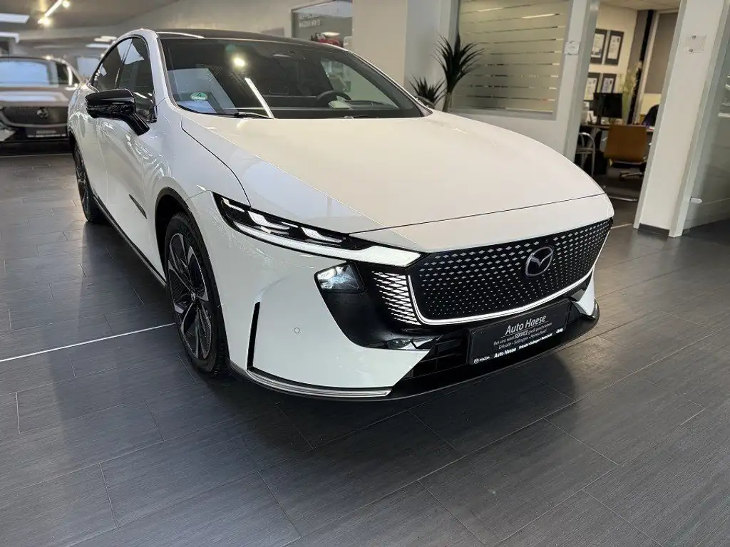 Mazda 6e 6E EV 245PS Long Range Takumi 360° 14,6-Zoll Dis
