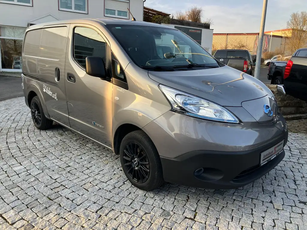 Nissan E-NV200 Hygieneausbau