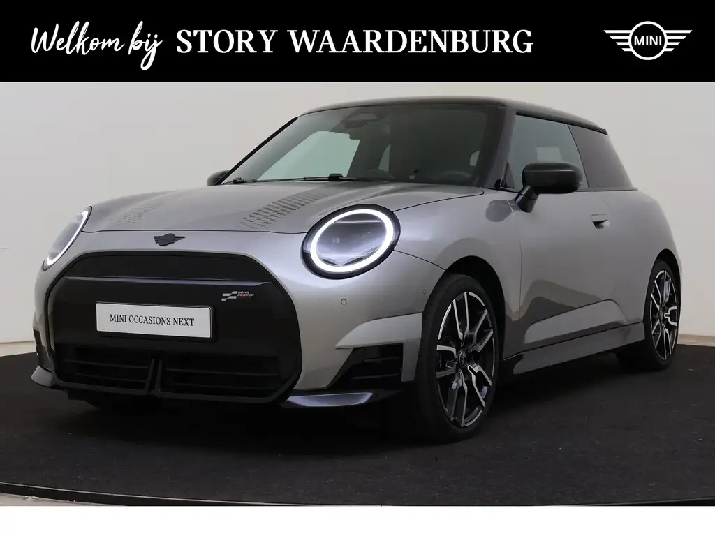MINI Cooper SE Hatchback / JCW / Pakket M / 18" JCW Lap Spoke 2-t