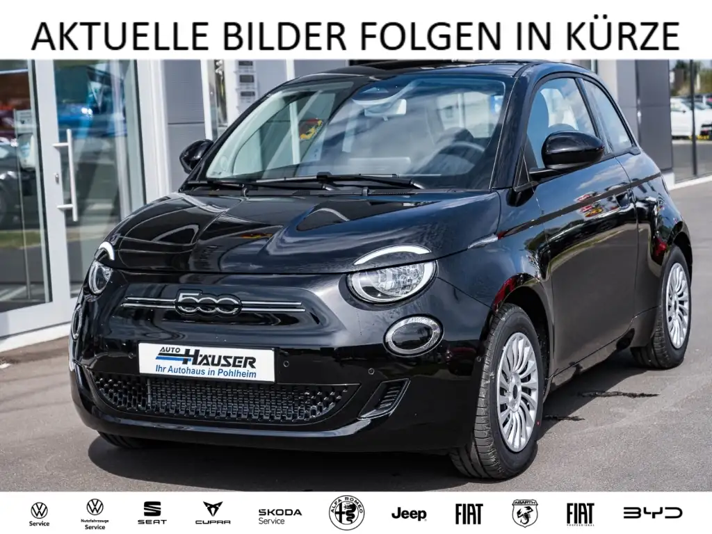 Fiat 500e 3+1 42kWh KOMFORT TECH NAVI KAMERA PDC ACC JBL KEY