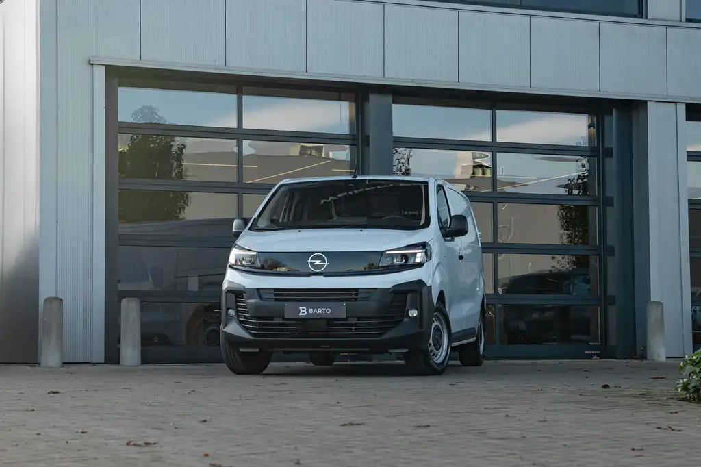 Opel Vivaro-e L2 | 136 PK | 75 kWh | Camera | Dodehoekdet. | ...