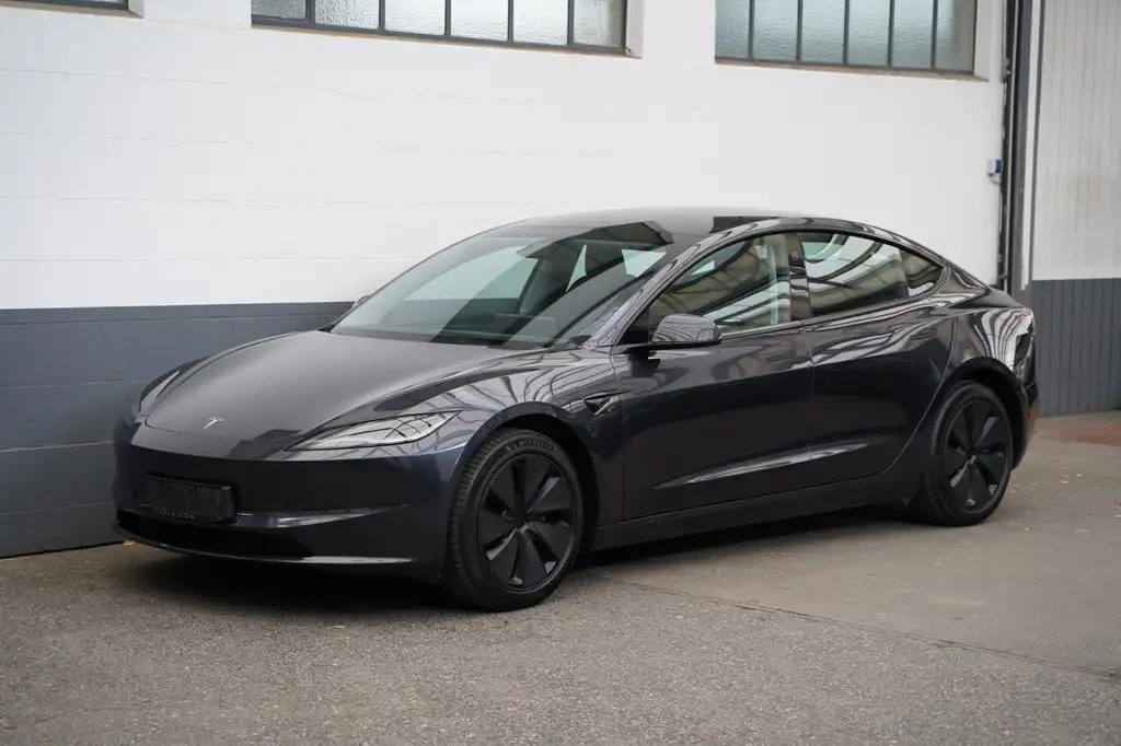 Tesla Model 3 Standard Range + *Highland*unfallfrei