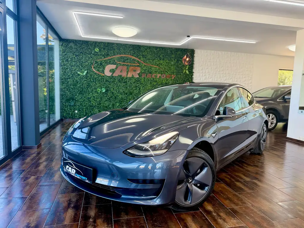 Tesla Model 3 Model 3 Standart Range PLUS * 18 ZOLL * WENIG KM * TOP ZUSTAND *