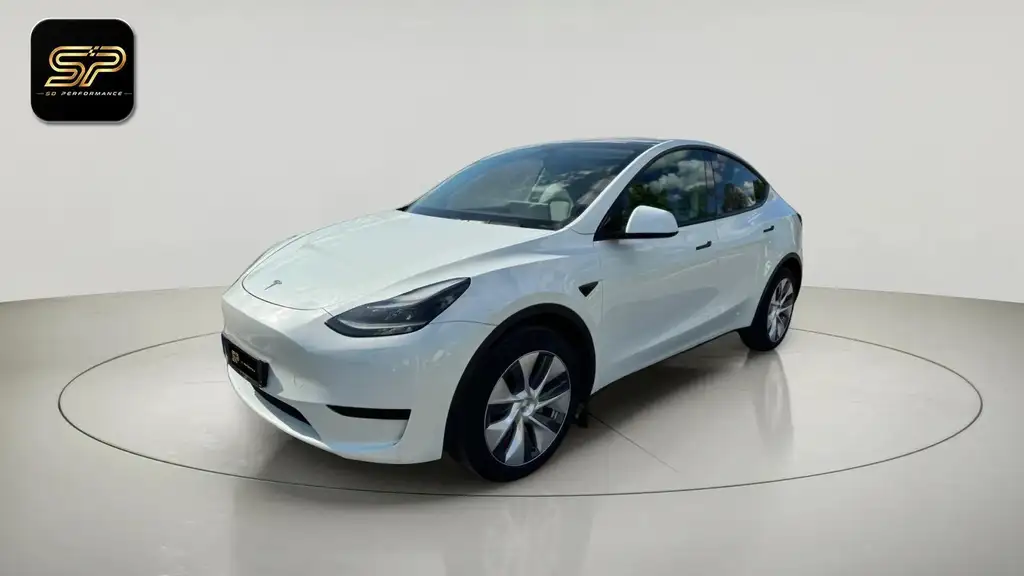 Tesla Model Y Standard