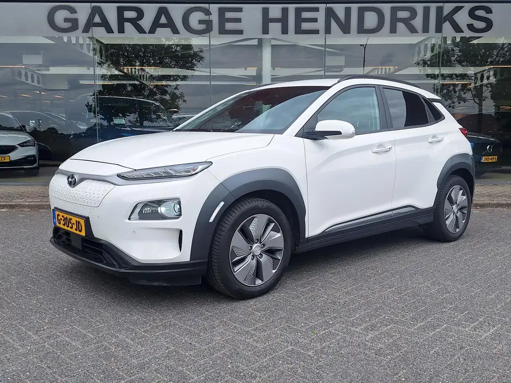 Hyundai KONA EV Premium 64 kWh | SOH: 96,8% | Warmtepomp | Lage