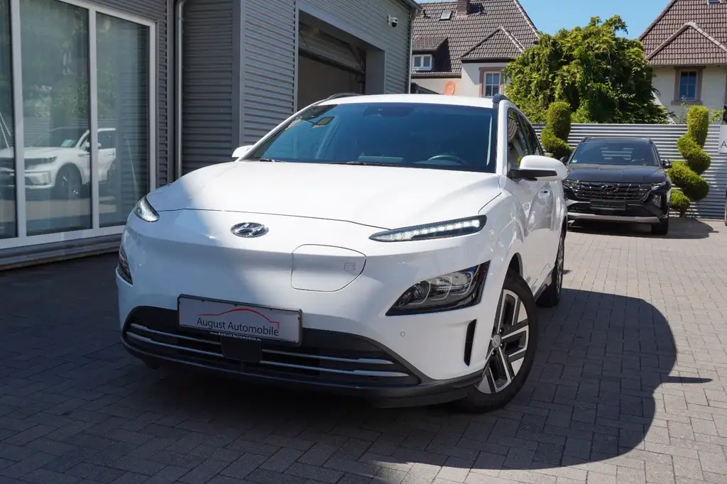 Hyundai KONA KONA Trend WPump Navi KRELL ACC Kam LED Spur LHZ