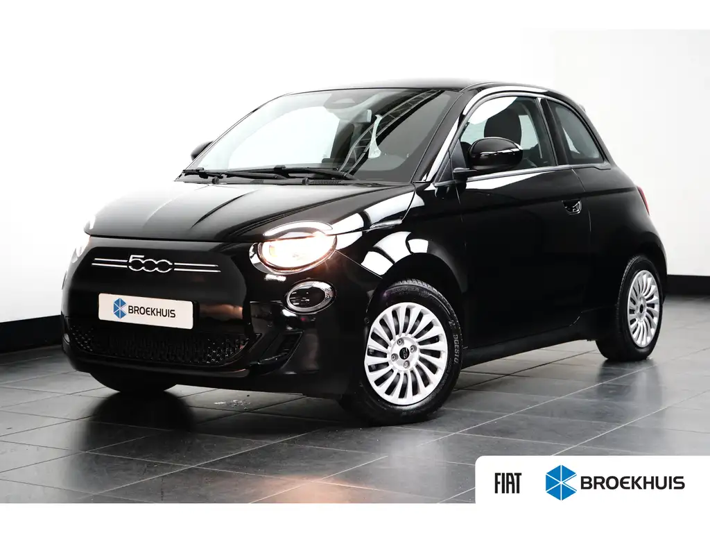 Fiat 500e Lim. 3+1 Basis 42 kWh | Achteruitrijcamera | Stoel