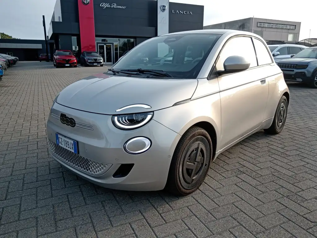 Fiat 500e Elettrica Giorgio Armani 118cv