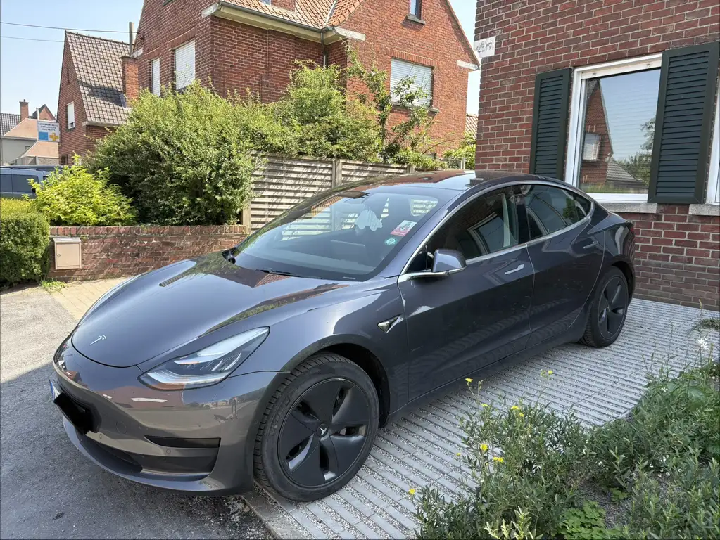 Tesla Model 3 44 kWh Standard Plus