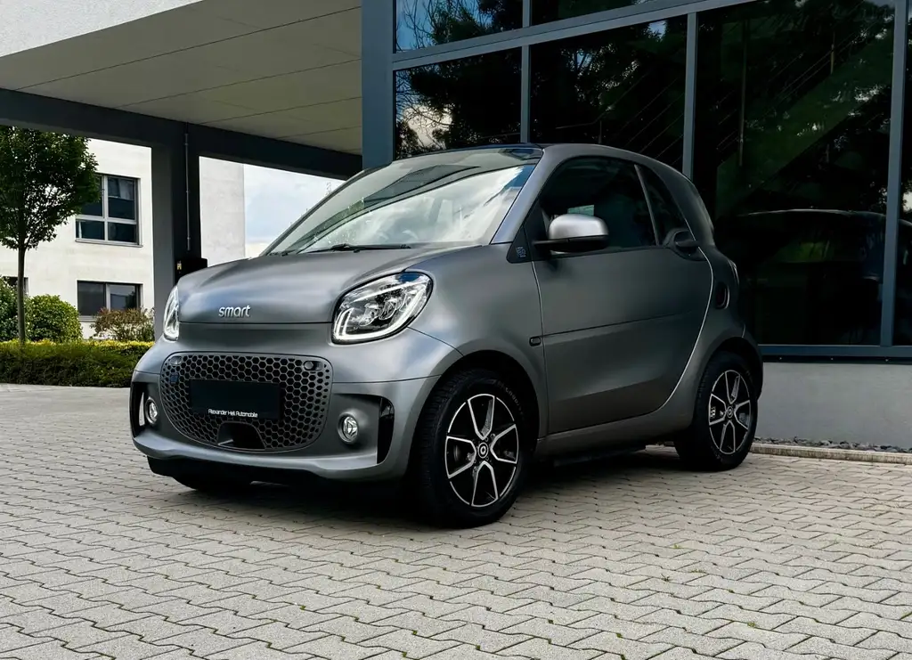 smart forTwo EQ*NUR 20.000KM*PANO*NAVI*SHZ*LED*KAM*JBL