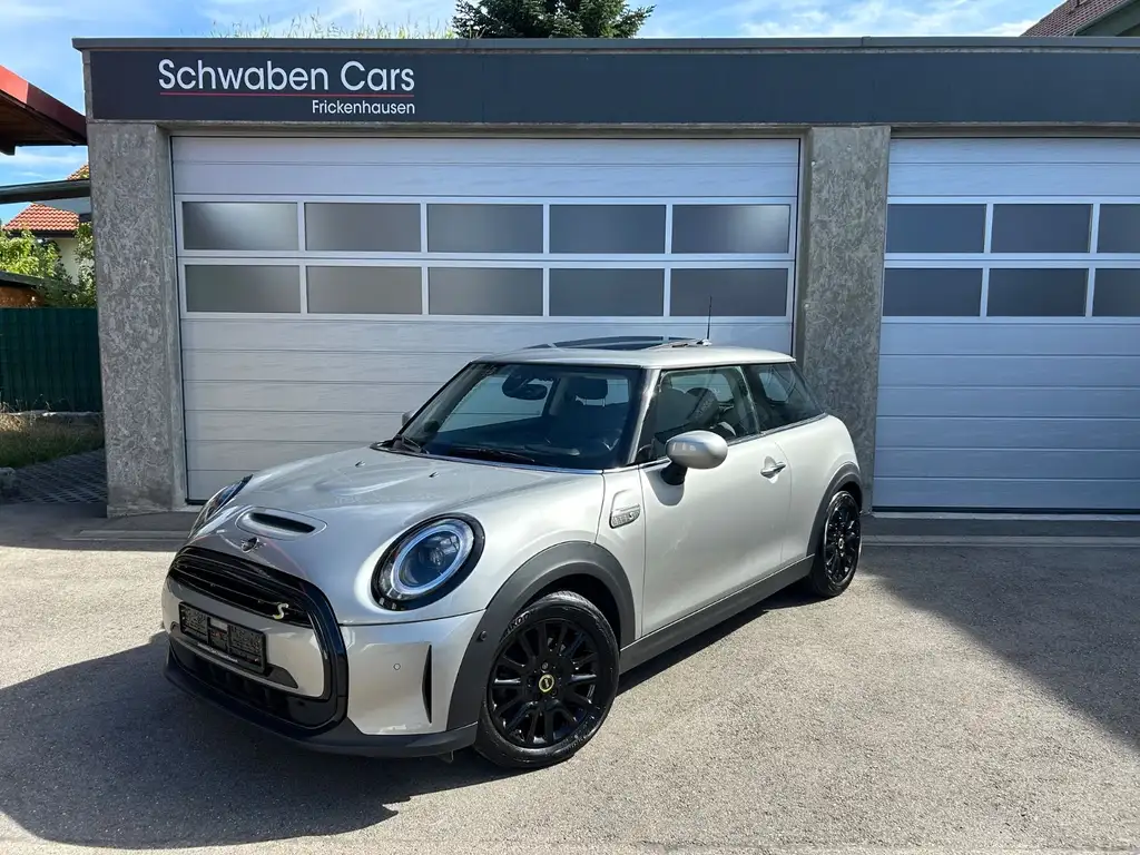 MINI Cooper SE Facelift Pano HUD HiFi H&K Kamera