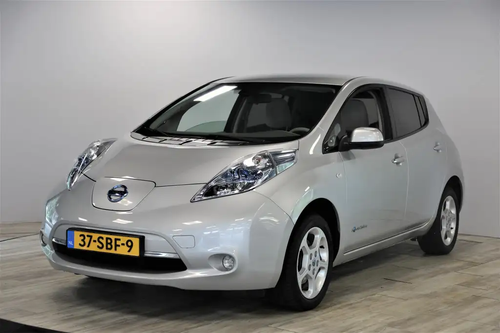 Nissan Leaf Base 24 kWh | Camera | Navi | Cruise