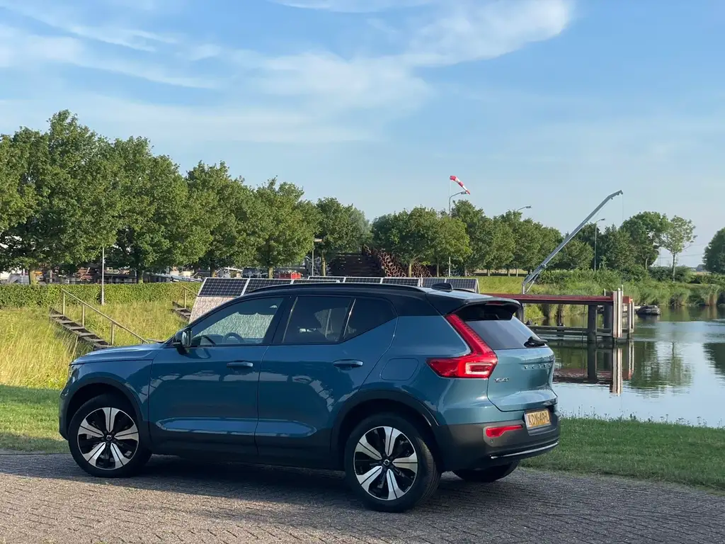 Volvo XC40 Volvo XC40 Recharge Twin Motor Ultimate AWD | 408
