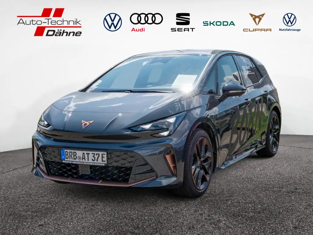CUPRA Born SHZ KAMERA NAVI ACC FACEL. STANDHZ LED