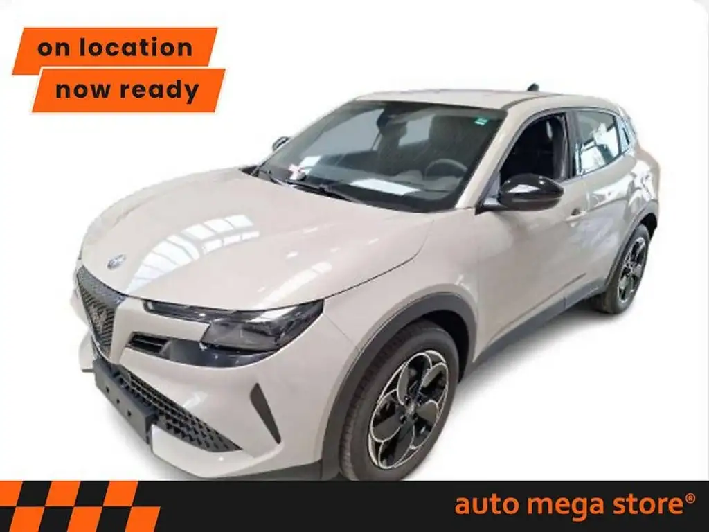 Alfa Romeo Junior Elettrica 54 kWh ACC/LED/PDC/Carplay