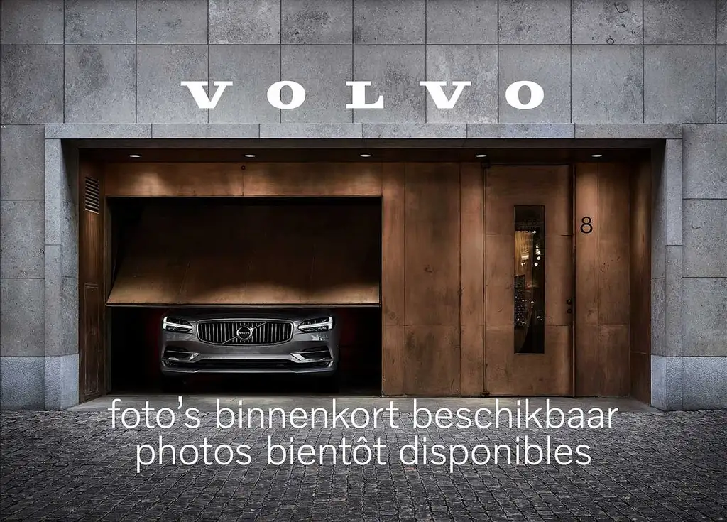 Volvo EC40 Black Edition Plus Single Motor Extended Range | T