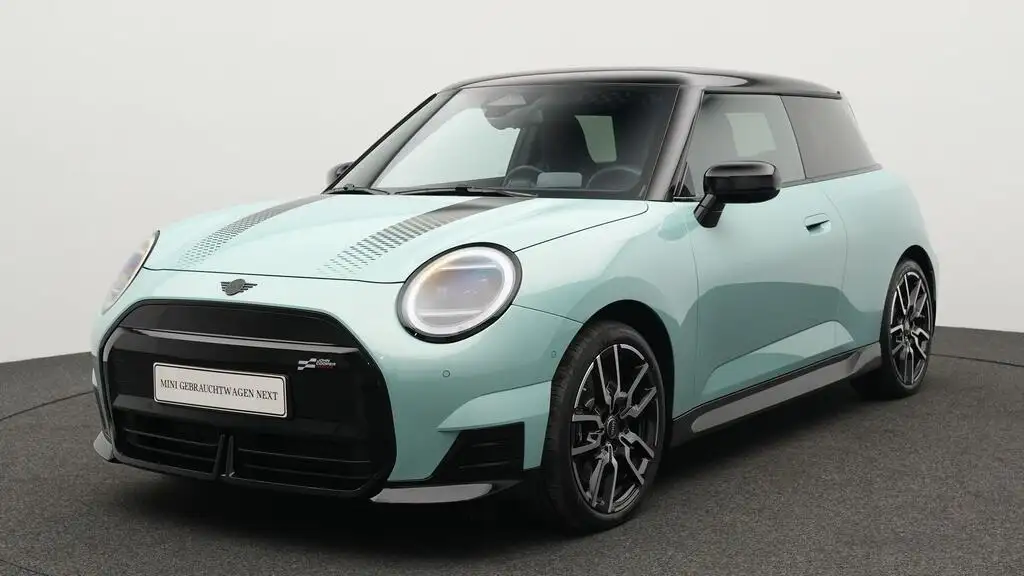 MINI Cooper SE John Cooper Works Trim
