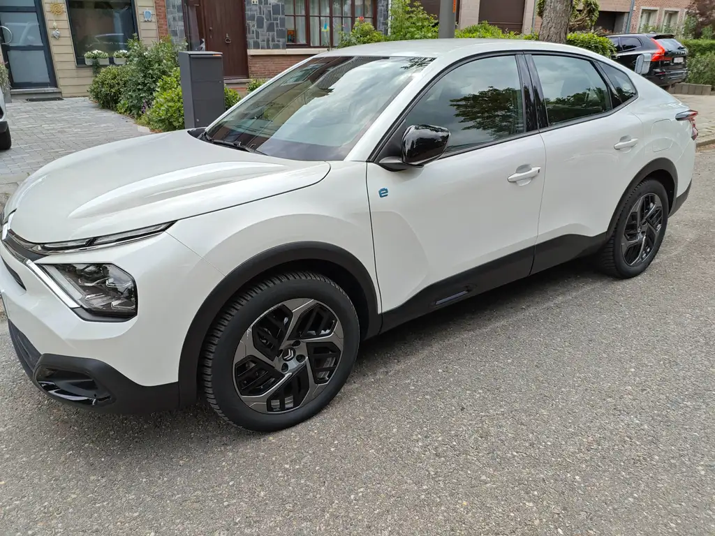 Citroen E-C4 X
