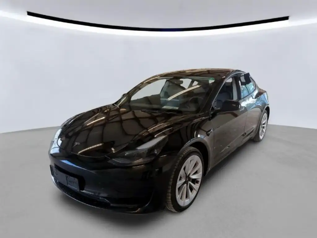 Tesla Model 3 RWD