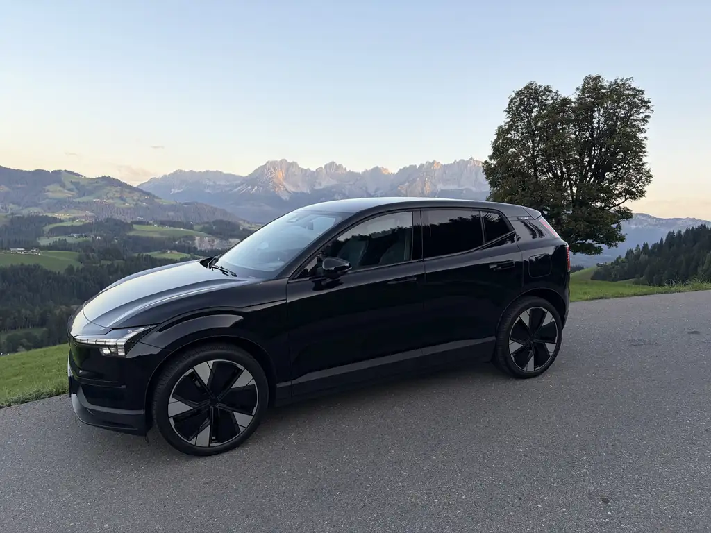 Volvo EX30 Single Motor Extended Range 69kWh Plus