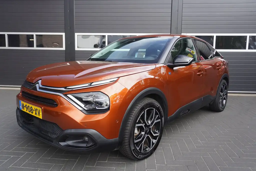 Citroen E-C4 Shine 50 kWh Aut/Camera/Carplay/Park.sensoren/Navi