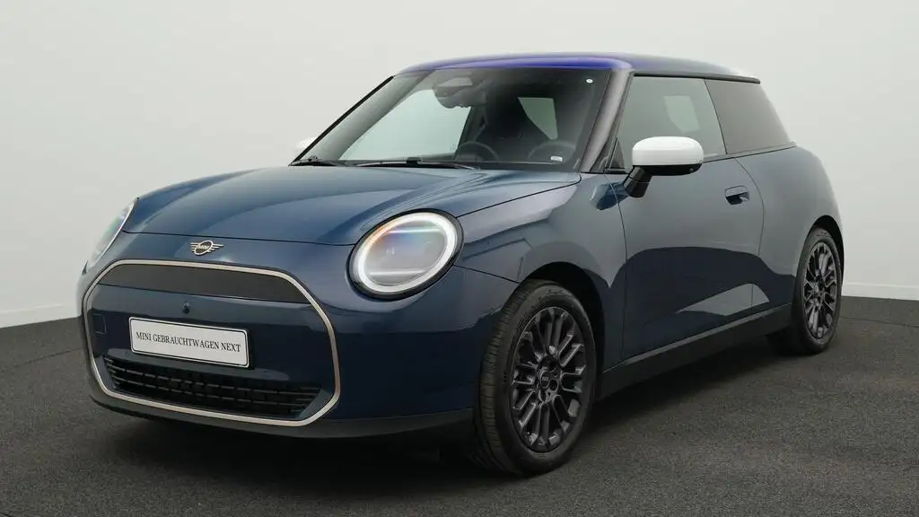 MINI Cooper Favoured Trim