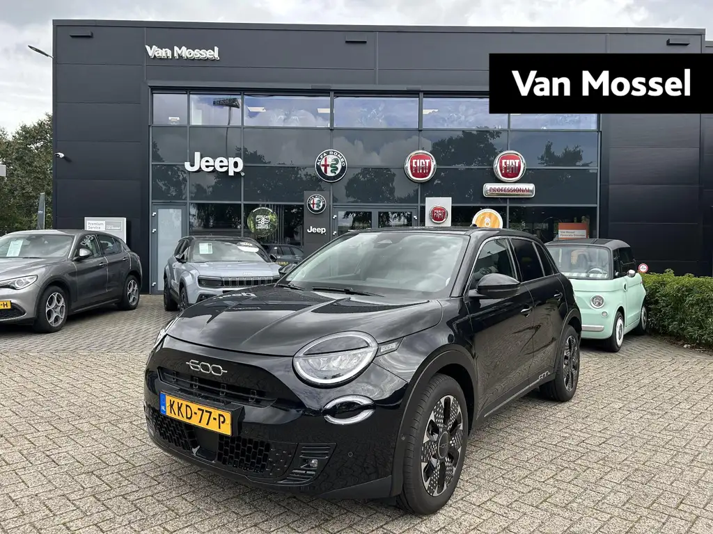 Fiat 600e La Prima 54 kWh | Navigatie | Lederen Bekleding |