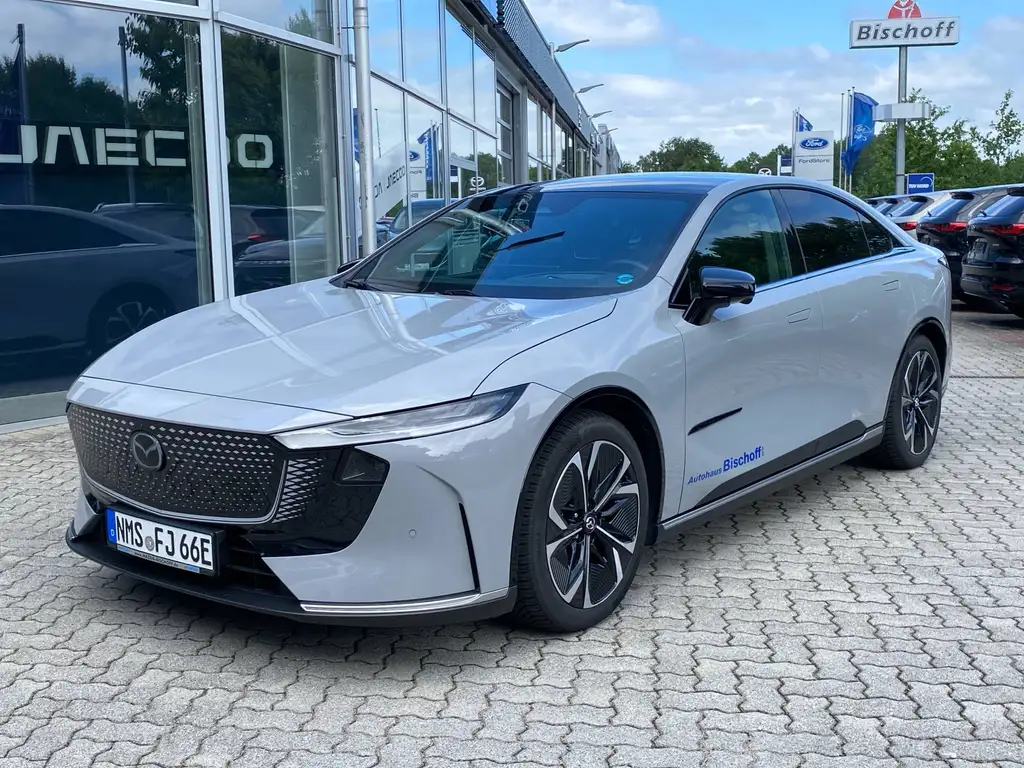Mazda 6e EV Long Range Takumi AHK Ganzjahresreifen