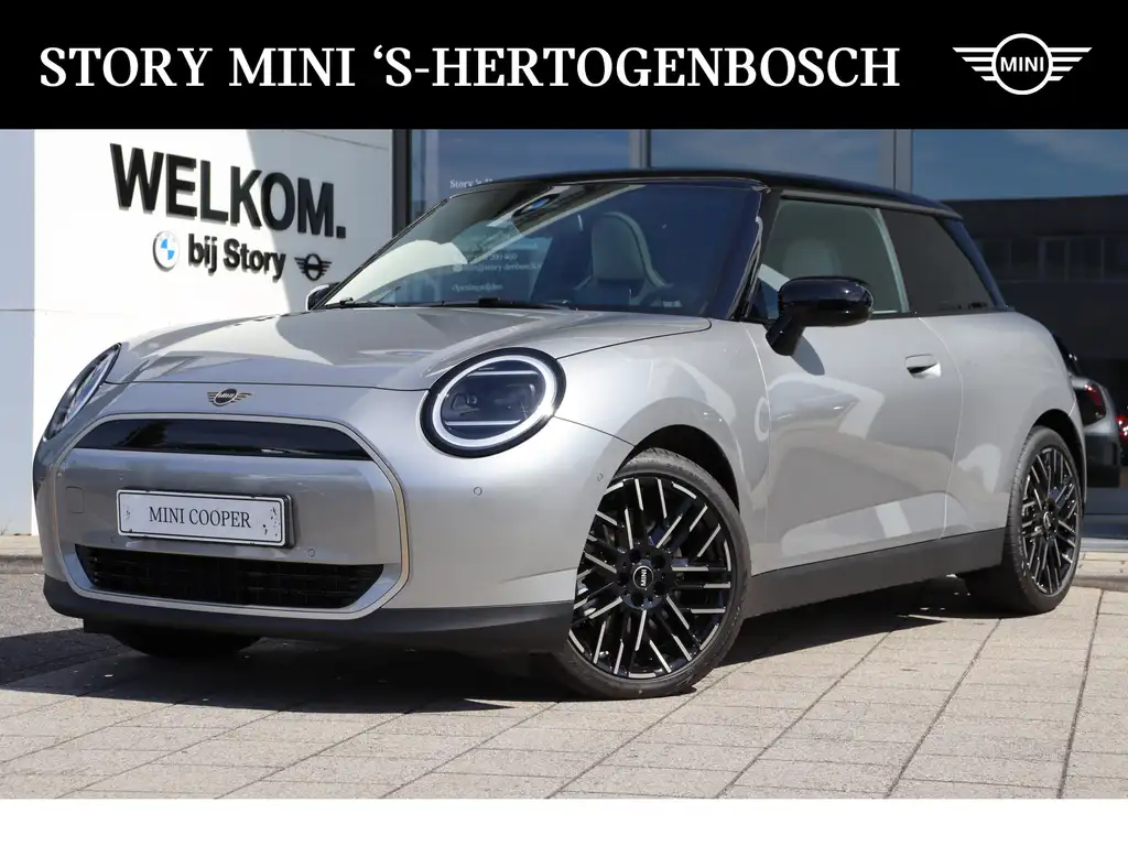 MINI Cooper Hatchback / Favoured / Pakket M / 18" Night Flash