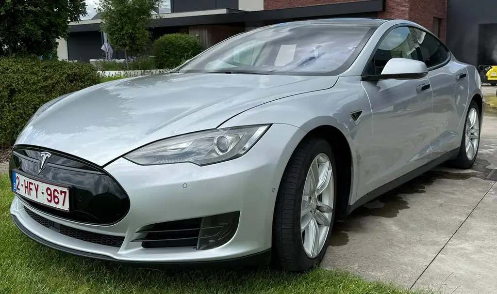 Tesla Model S FREE SUPERCHARGING TRANSFERABLE - NEW BATTERY 2021 - 2 SETS OF RIMS