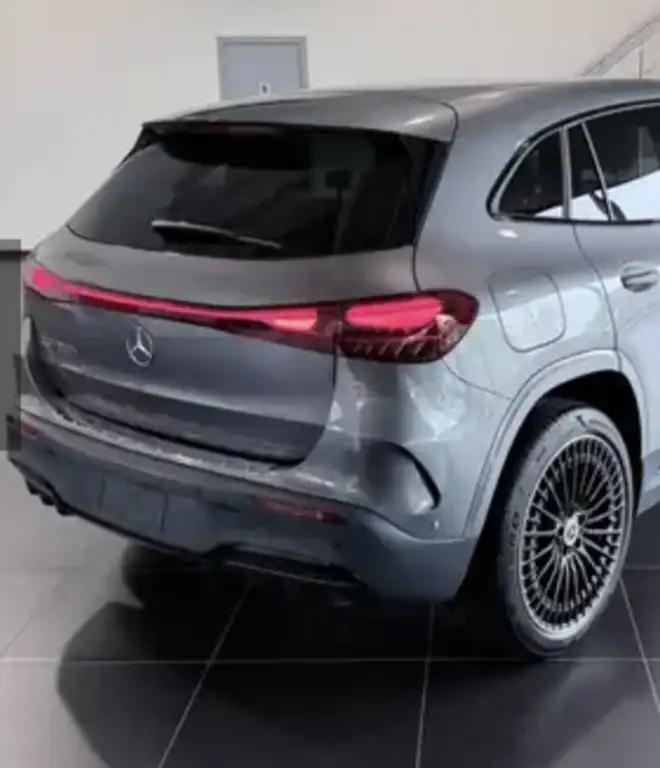 Mercedes-Benz EQA 250 AMG line
