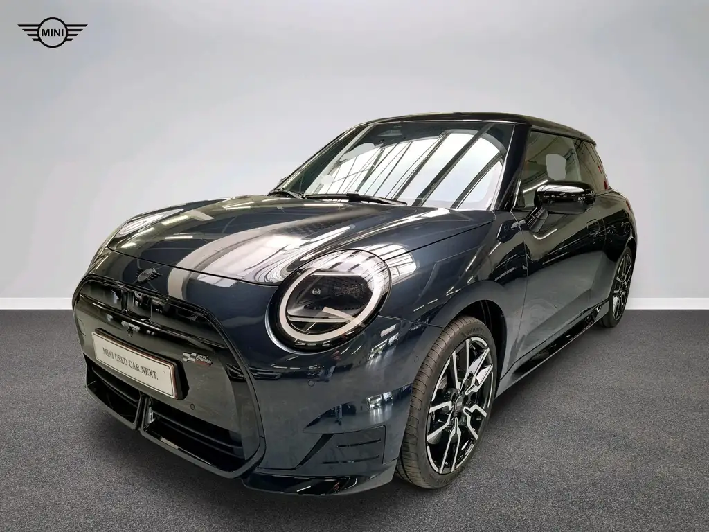 MINI Cooper SE John Cooper Works Trim
