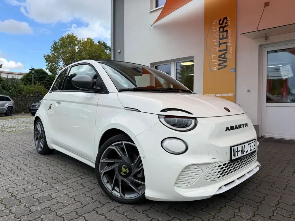 Fiat 500e Abarth Cabrio Batteriezertifikat 100%