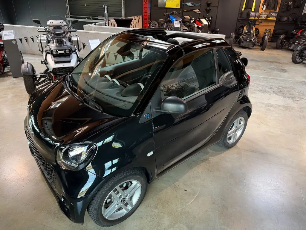 smart forTwo fortwo cabrio electric drive / EQ