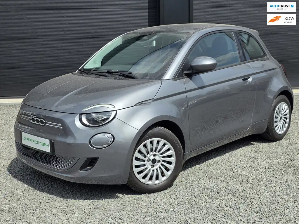 Fiat 500e Action 24 kWh | Carplay | Dealer onderhouden |