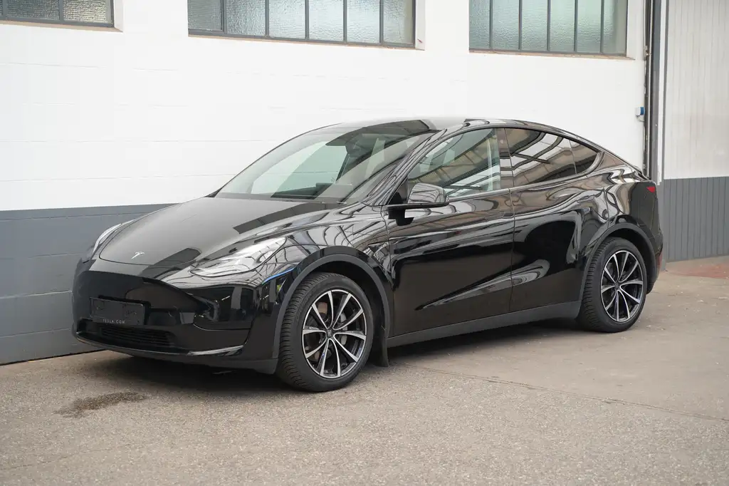 Tesla Model Y Standard Range RWD *AHK* EAP enhanced autopilot*