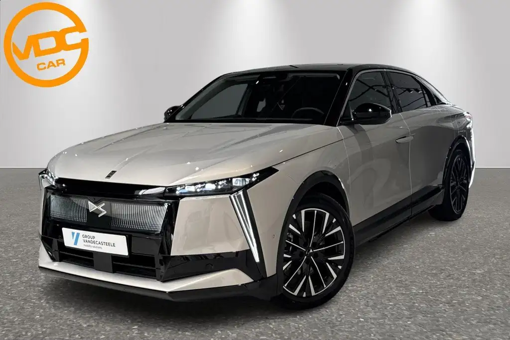 DS Automobiles N°8 ETOILE FWD 230