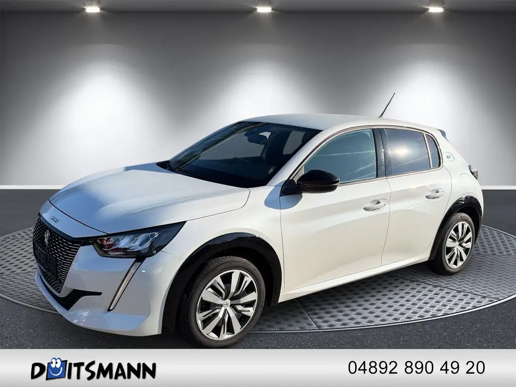 Peugeot e-208 elektro- Allure Pack- Shz- Kamera- Navi