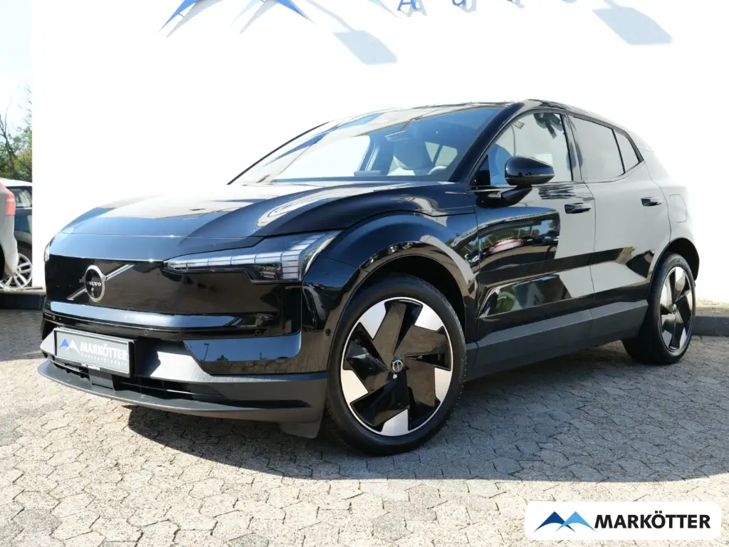 Volvo EX30 Twin Motor AWD Ultra STHZ/Wärmepumpe/PANO