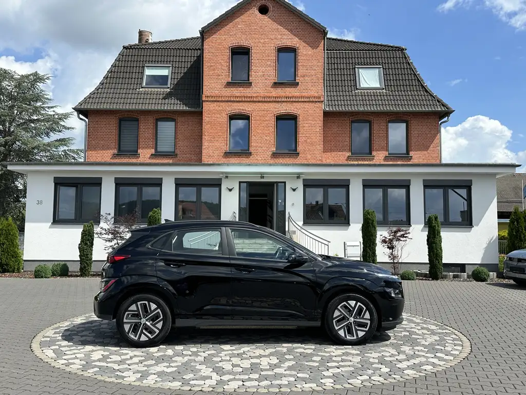 Hyundai KONA Select ACC SHZ CAM SMART-LINK 64KWh