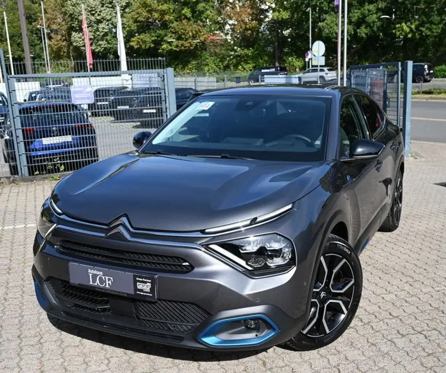 Citroen C4 X ë- Shine NaviDrive 3D Leder 11KW 1.Hd 3tkm