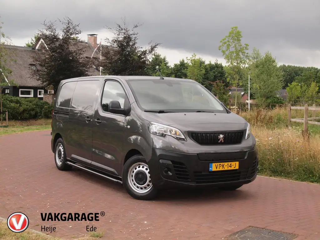 Peugeot e-Expert Standard Premium 75 kWh | Side bars | Apple Carpla