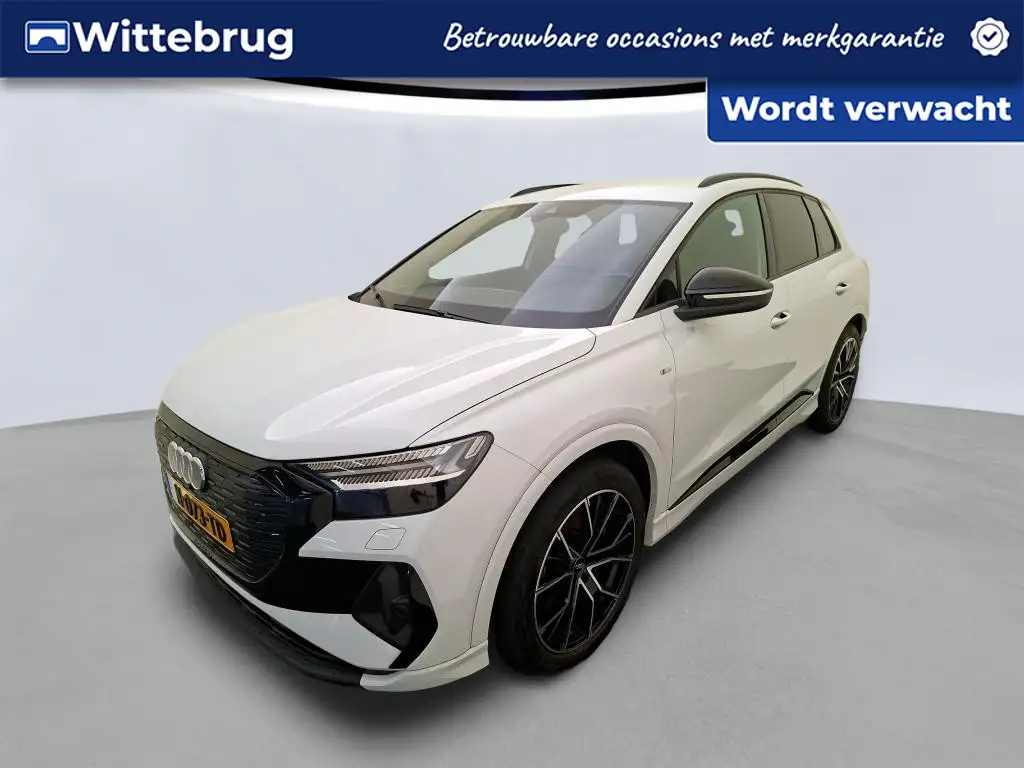 Audi Q4 e-tron 40 S edition 77 kWh 204pk / Navigatie / LM 20 inch