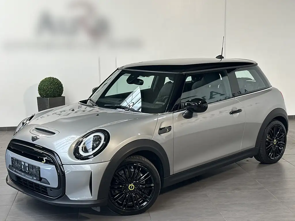 MINI Cooper SE Classic Trim Black NAV+LED+KAM+SHZ+CARPLAY+17ZO