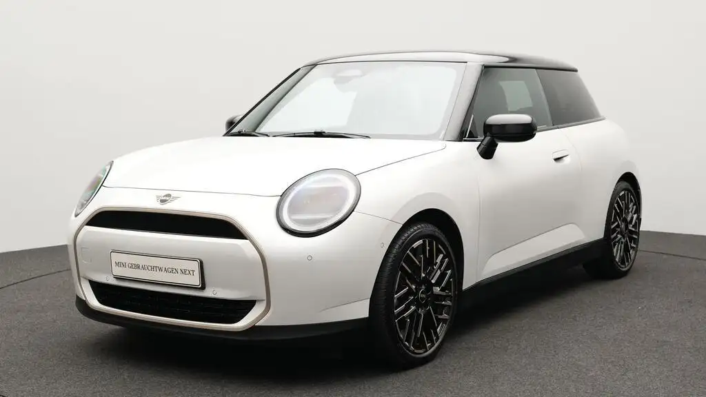 MINI Cooper Favoured Trim