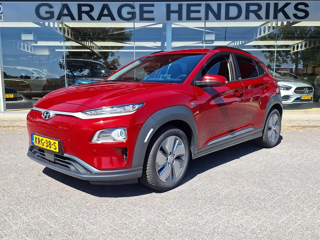 Hyundai KONA EV Fashion 64 kWh | SOH: 95,1% | 3 Fase | Warmtepo