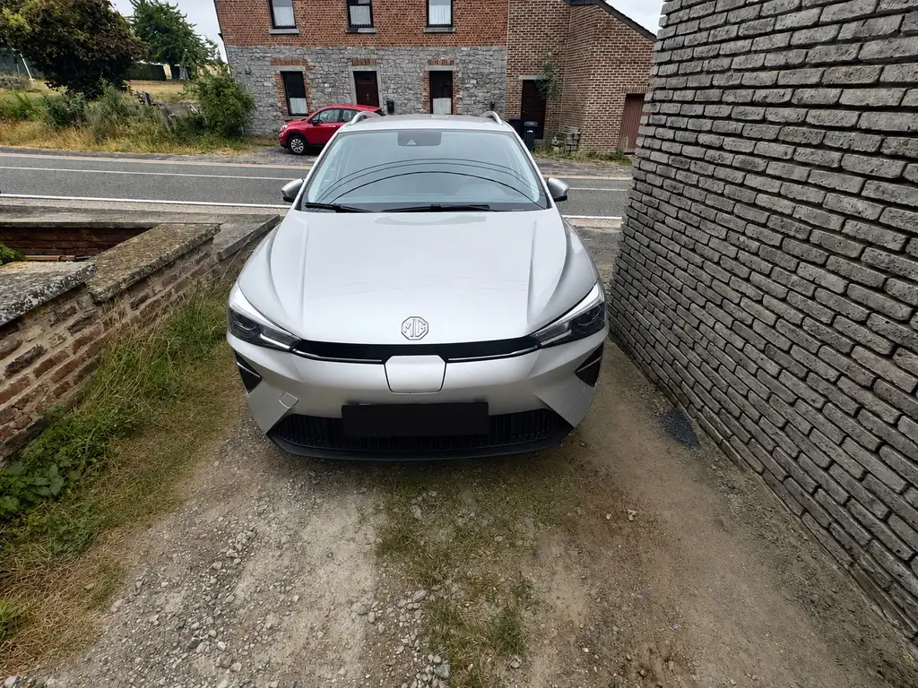 MG 5 61 kWh Long Range Luxury